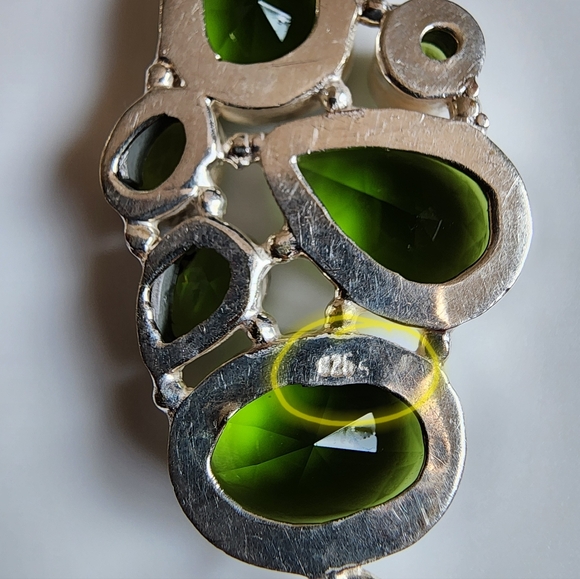 Peridot Silver Pendant - Picture 4 of 5